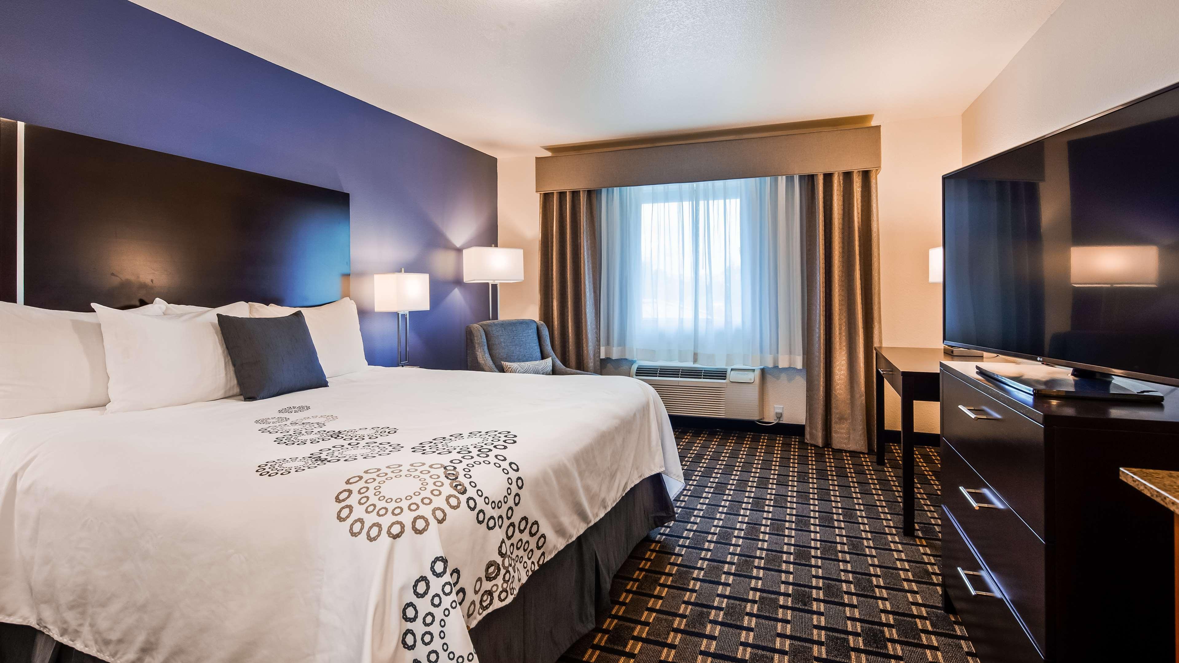 Best Western Plus Edmonds Harbor Inn Bagian luar foto