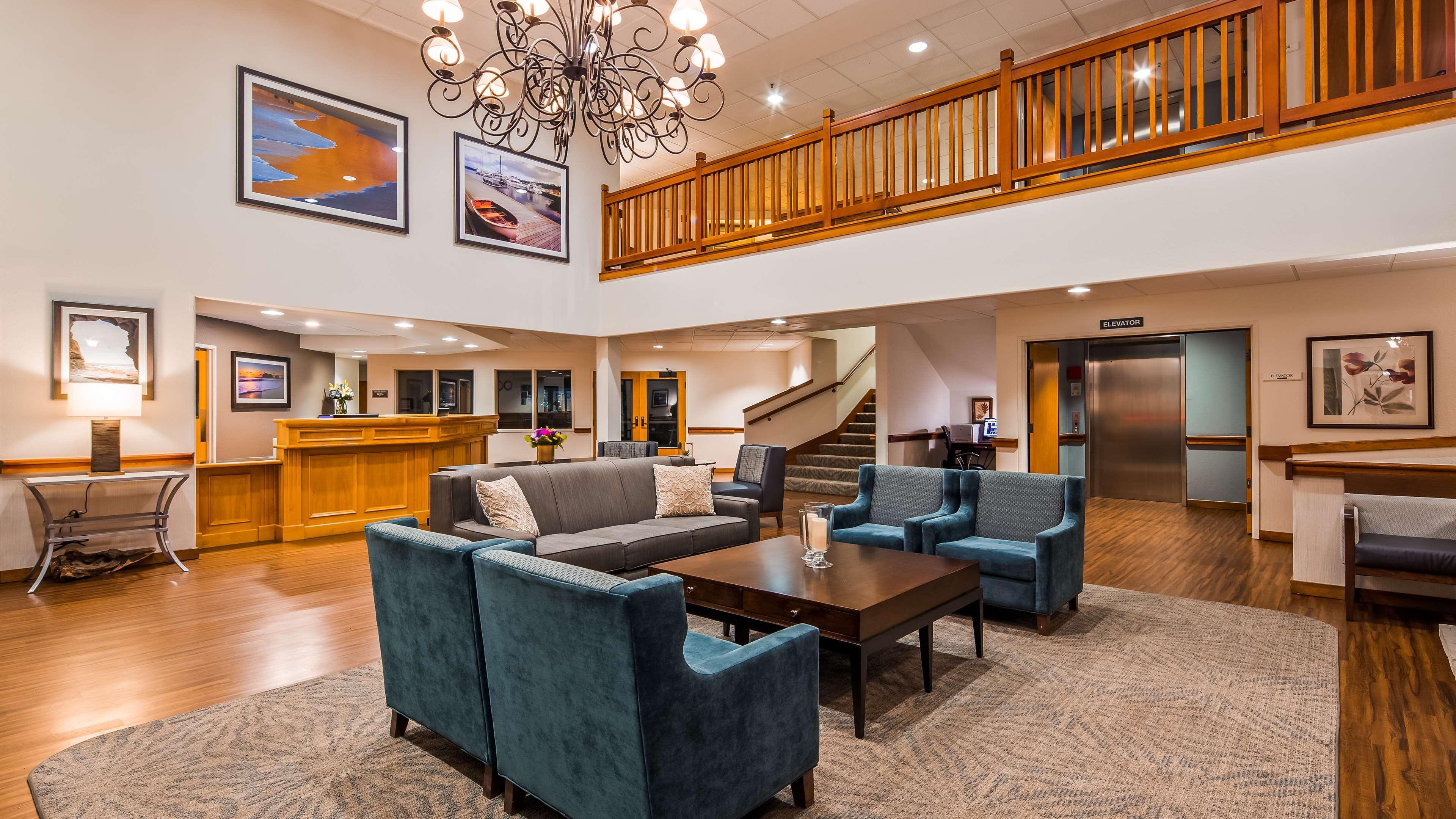 Best Western Plus Edmonds Harbor Inn Bagian luar foto