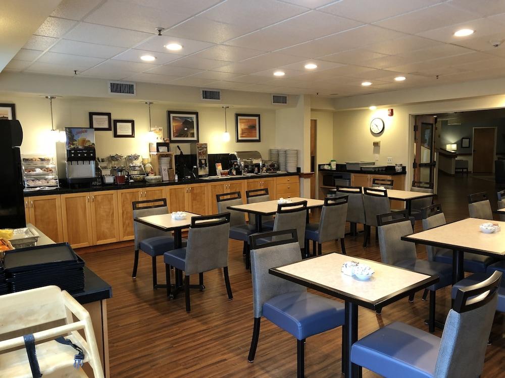 Best Western Plus Edmonds Harbor Inn Bagian luar foto