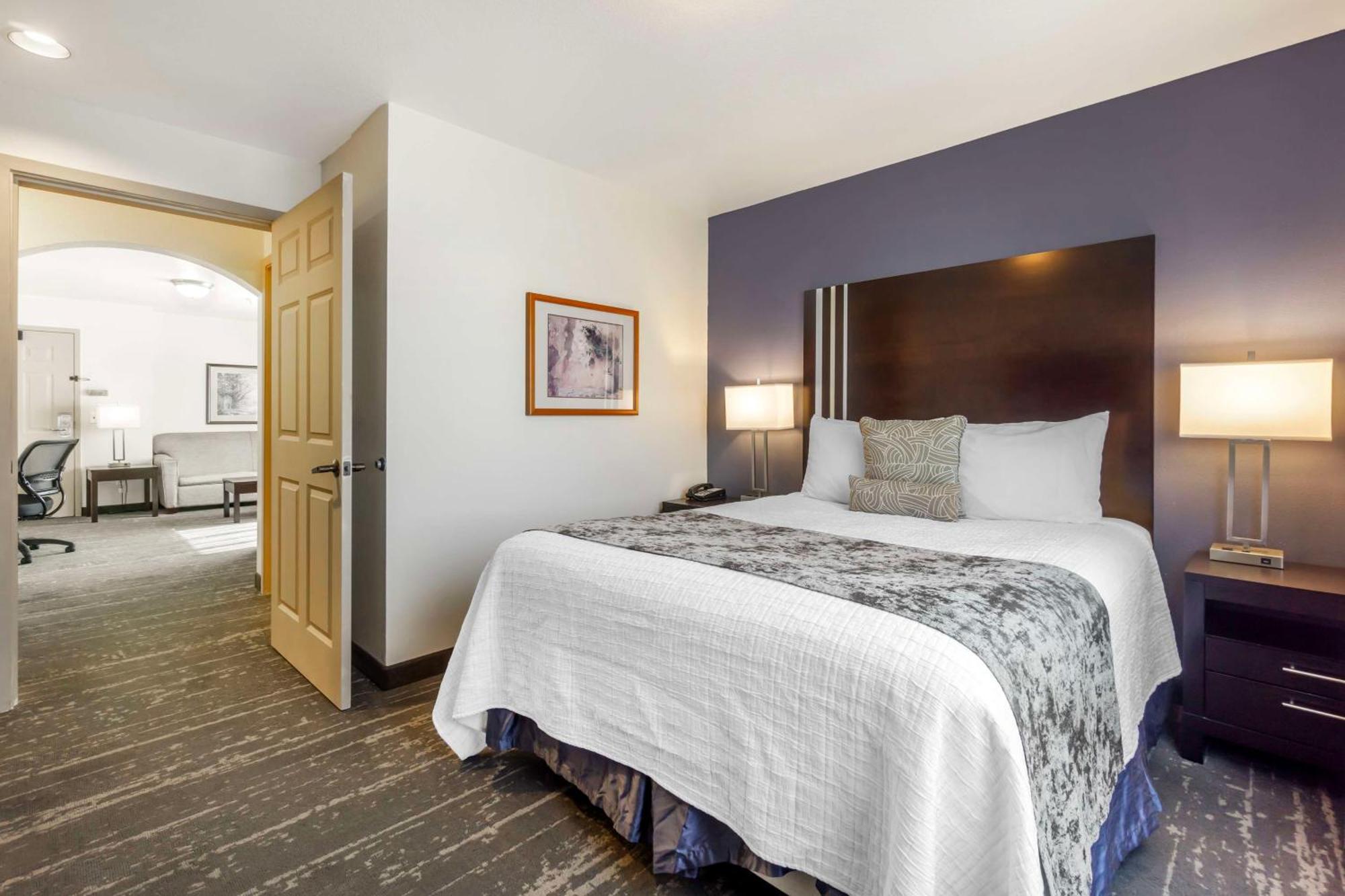 Best Western Plus Edmonds Harbor Inn Bagian luar foto