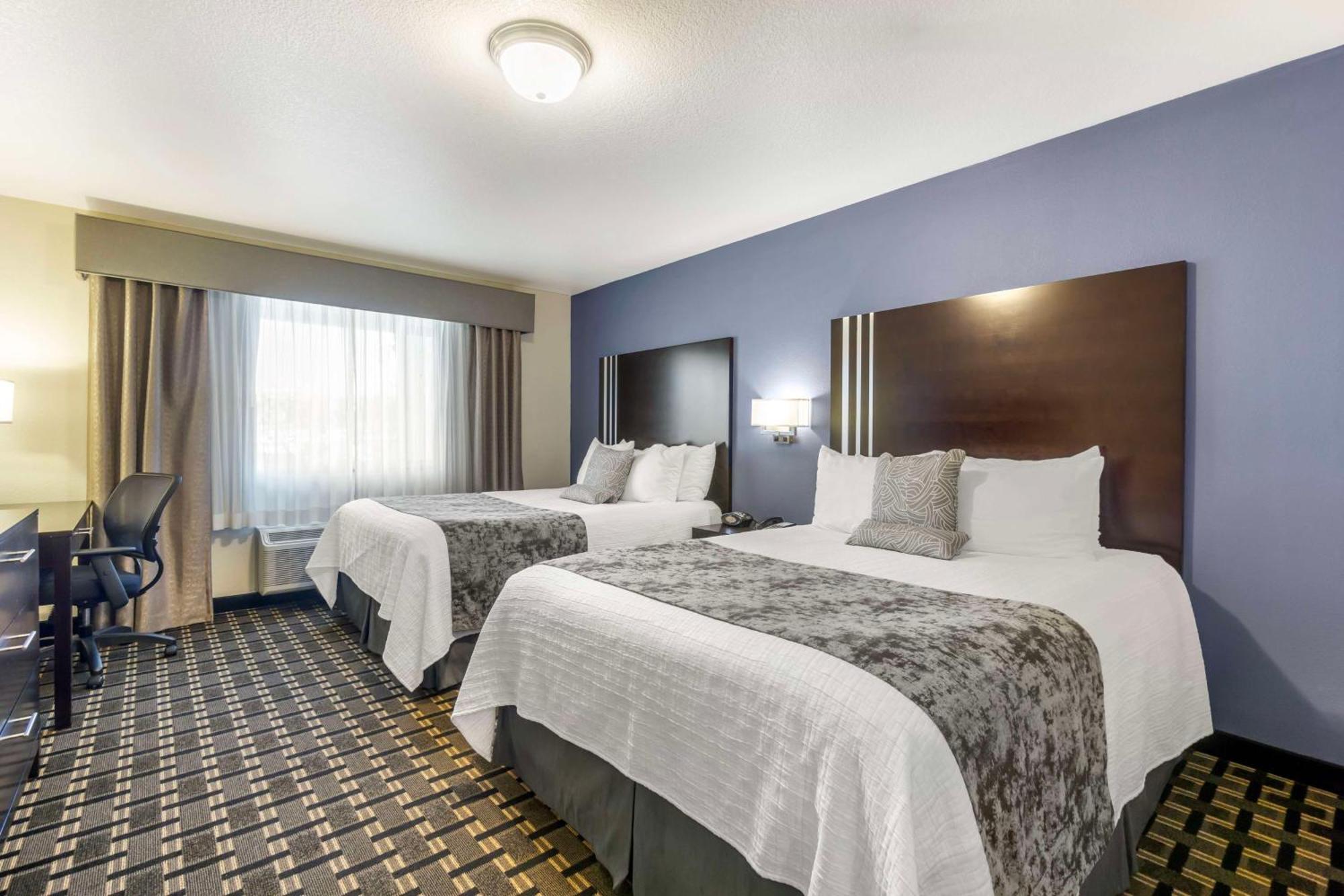 Best Western Plus Edmonds Harbor Inn Bagian luar foto