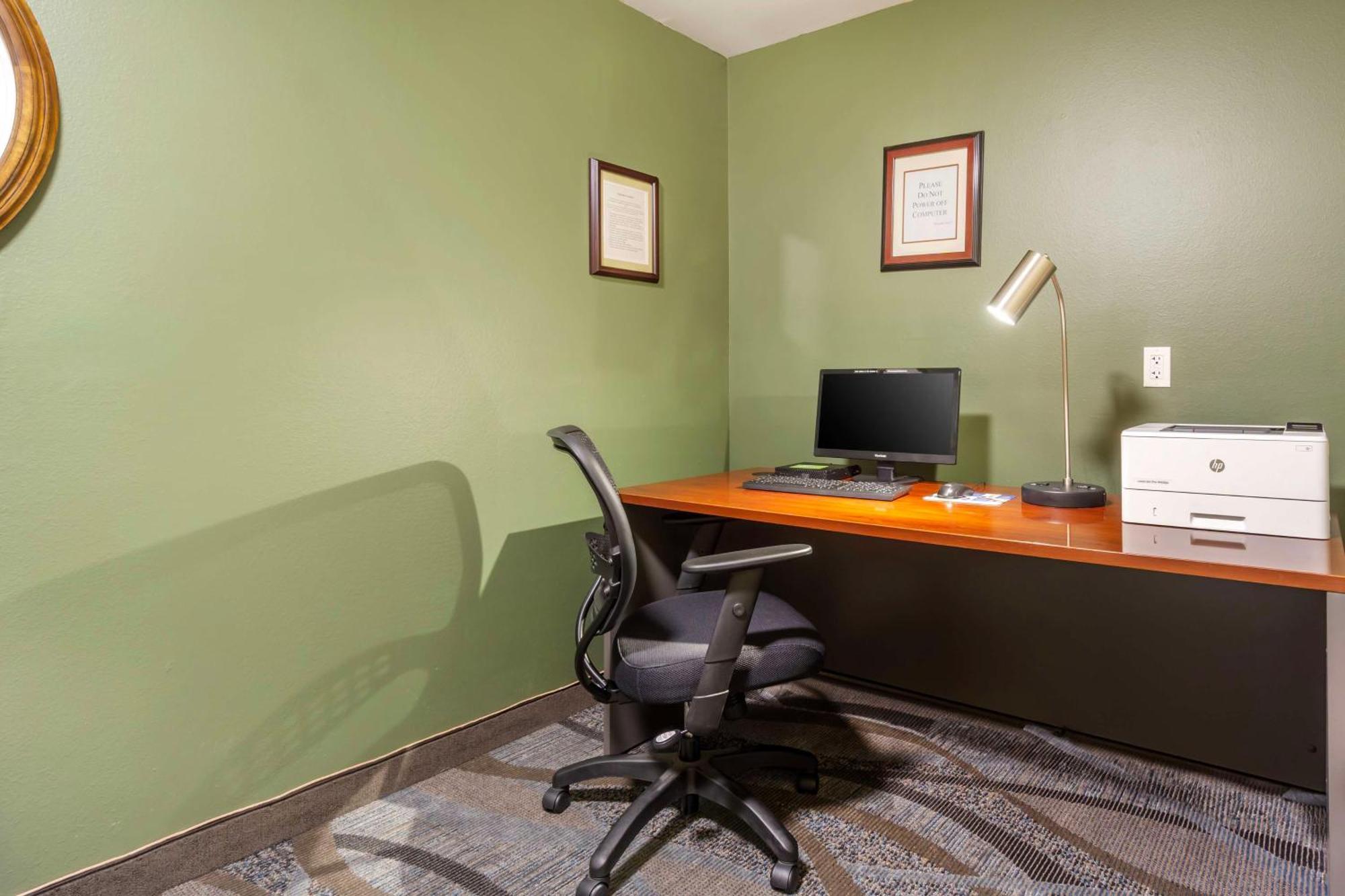 Best Western Plus Edmonds Harbor Inn Bagian luar foto