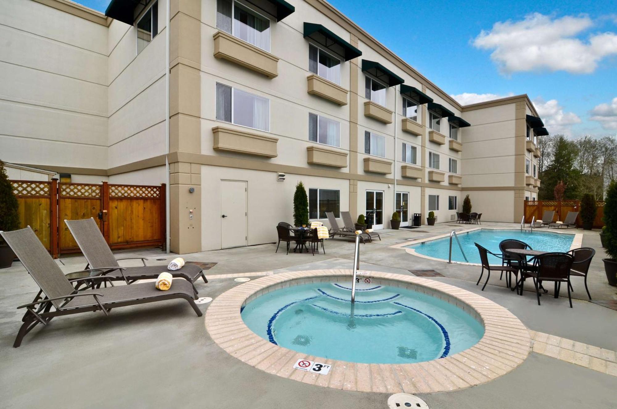 Best Western Plus Edmonds Harbor Inn Bagian luar foto
