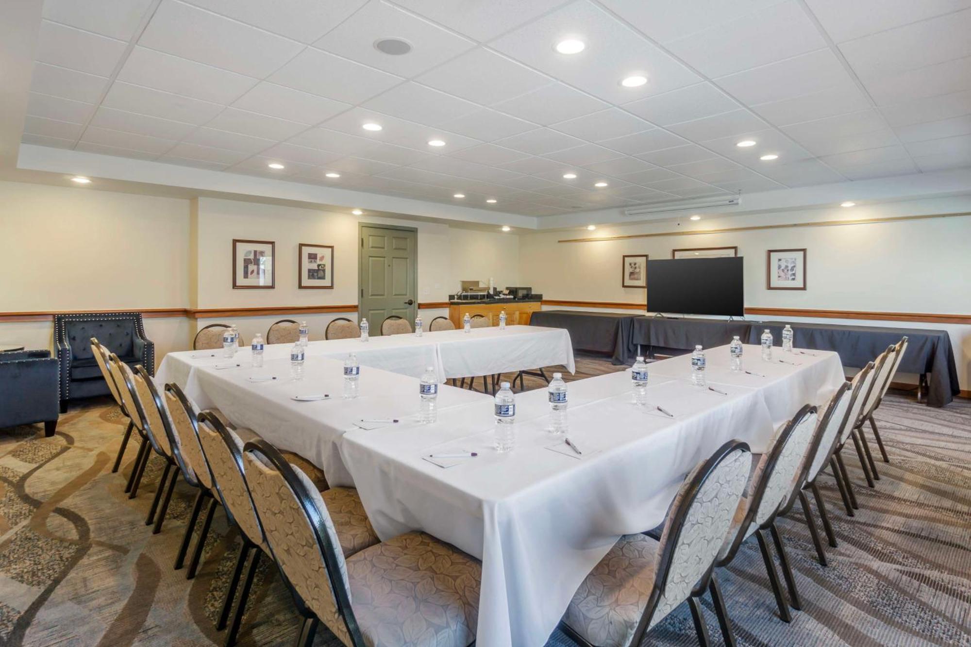 Best Western Plus Edmonds Harbor Inn Bagian luar foto
